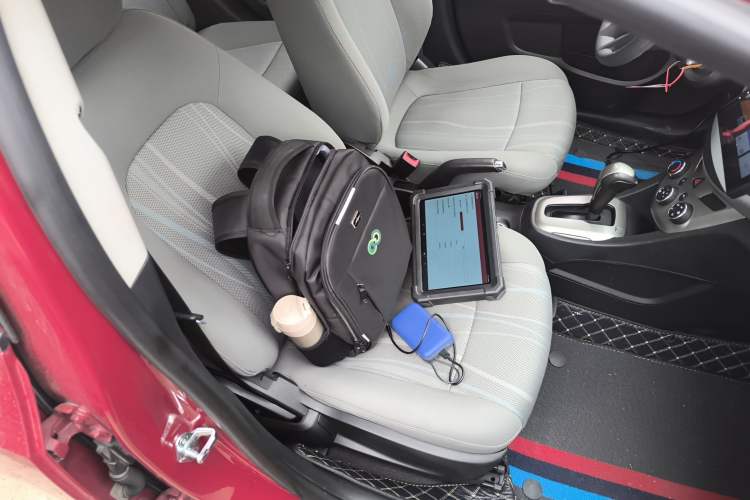 Used Chevrolet Aveo Sonic 2014 Sedan 1.4SL AT Fashion Edition Right Front Seat