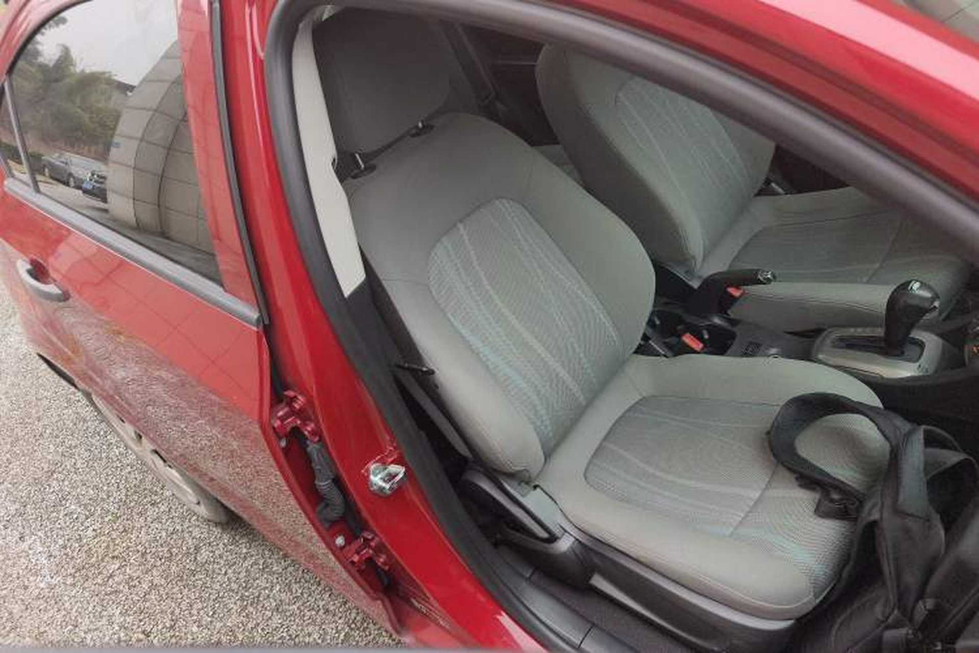 Used Chevrolet Aveo Sonic 2014 Sedan 1.4SL AT Stylish Sunroof Edition Right Front Seat
