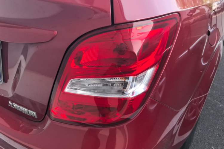 Used Chevrolet Aveo Sonic 2014 Sedan 1.4SL MT Comfort Edition Right Rear Taillight