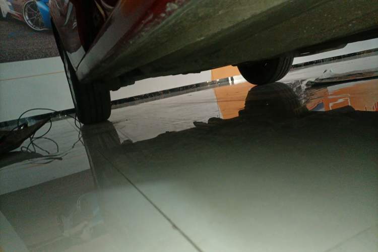 Used Chevrolet Aveo Sonic 2014 Sedan 1.4SL AT Stylish Sunroof Edition Right Side Sill