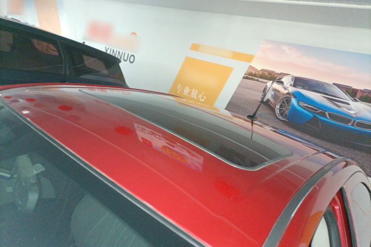 Used Chevrolet Aveo Sonic 2014 Sedan 1.4SL AT Stylish Sunroof Edition Roof