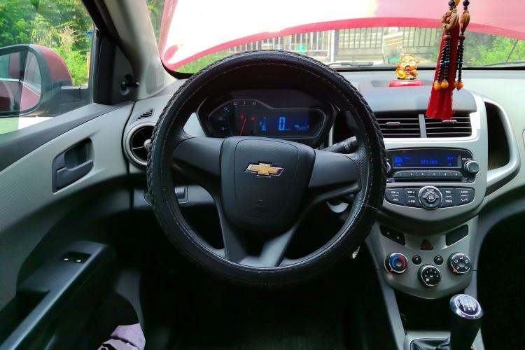 Used Chevrolet Aveo Sonic 2014 Sedan 1.4SL MT Comfort Edition Steering Wheel