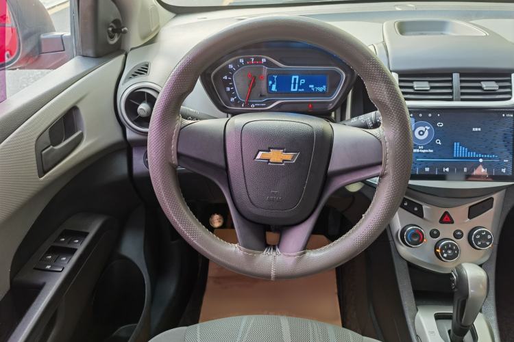 Used Chevrolet Aveo Sonic 2014 Hatchback 1.4SL AT Fashion Edition Steering Wheel