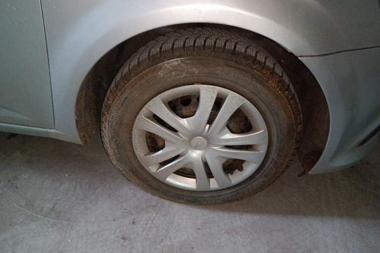 Used Chevrolet Aveo Sonic 2014 Sedan 1.4 SL MT Comfort Edition Right Front Wheel Hub