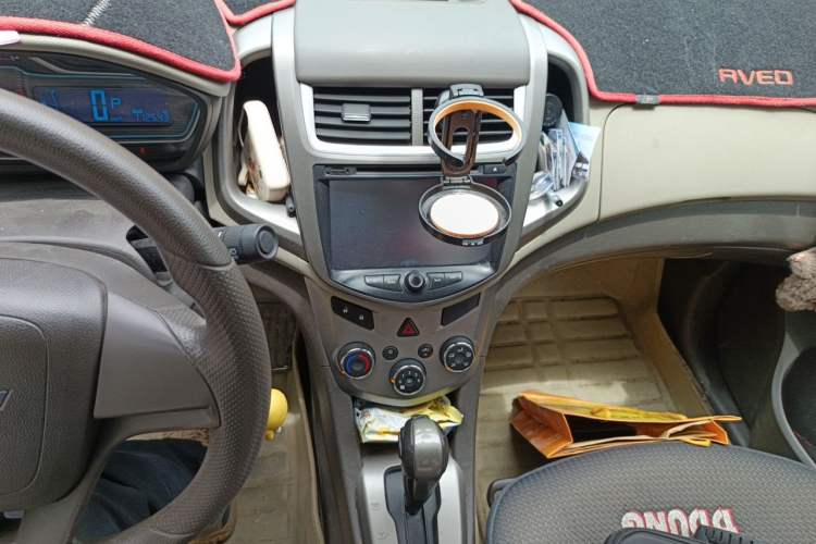 Used Chevrolet Aveo Sonic 2014 Sedan 1.4SL AT Fashion Edition Audio And AC Panel