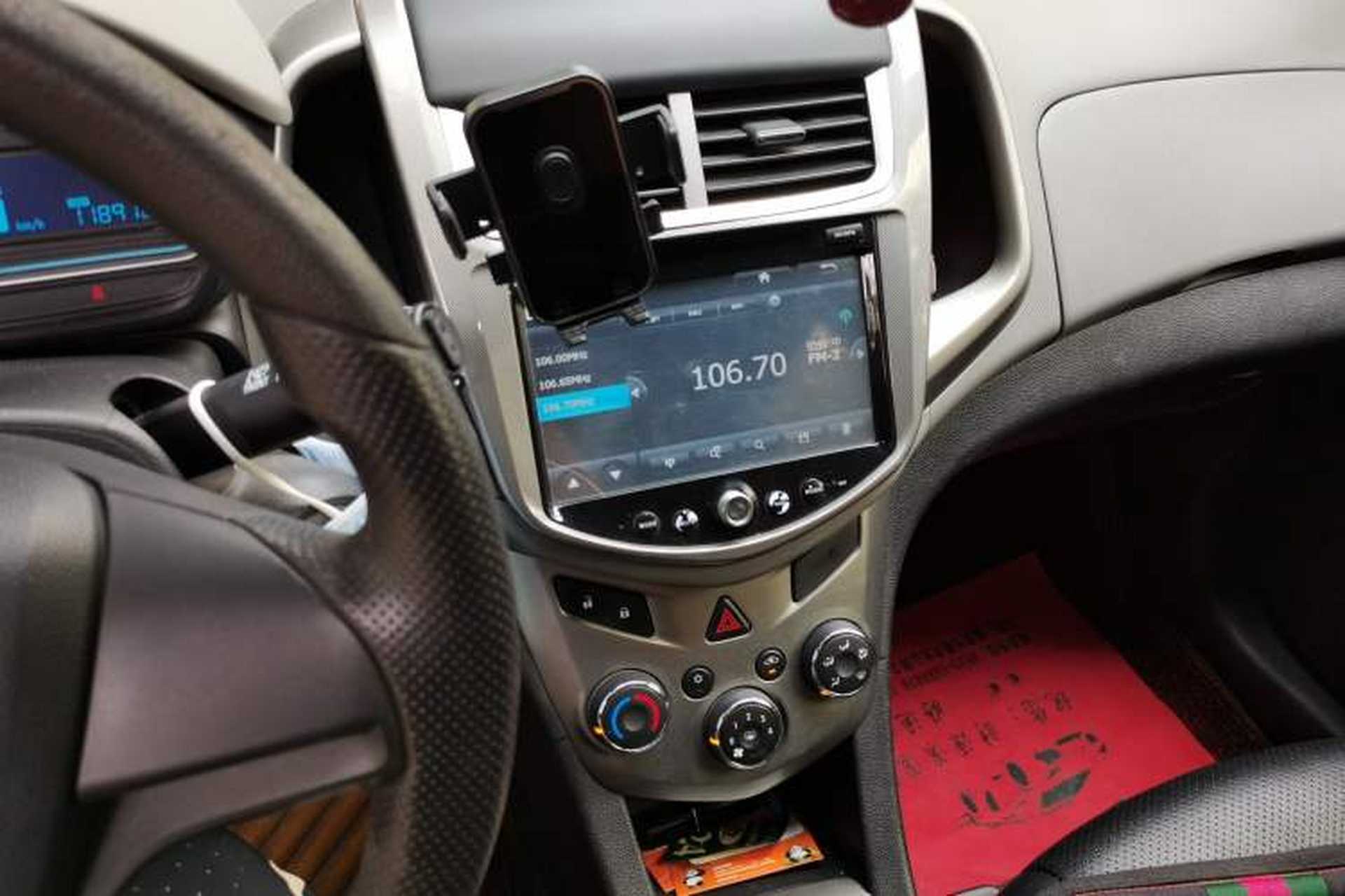 Used Chevrolet Aveo Sonic 2014 Hatchback 1.4SL MT Comfort Edition Audio And AC Panel