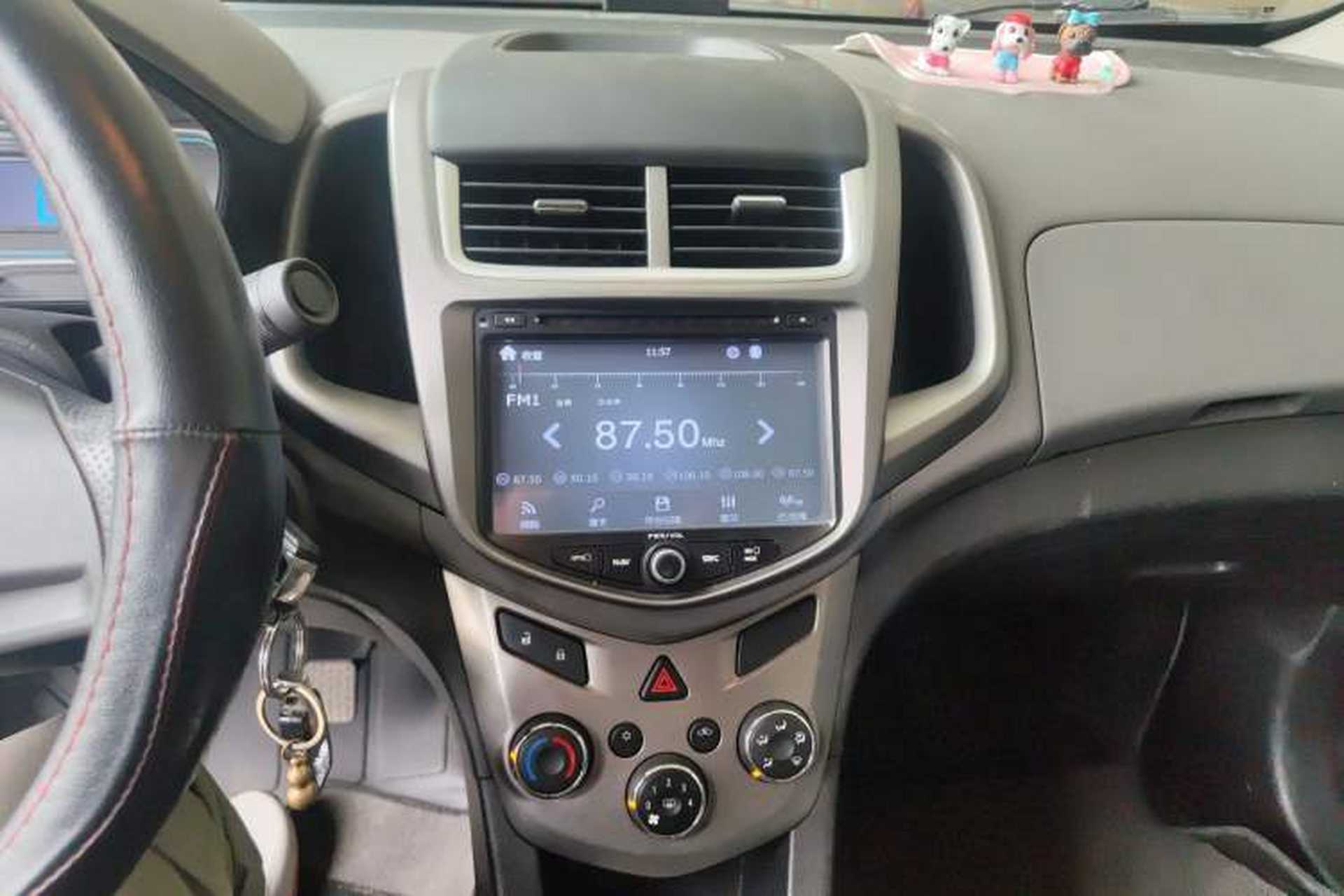 Used Chevrolet Aveo Sonic 2014 Sedan 1.4 SL MT Comfort Edition Audio And AC Panel