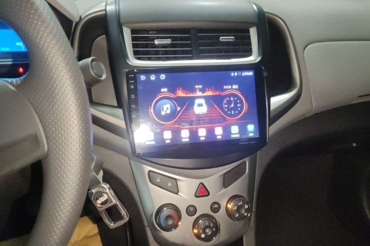 Used Chevrolet Aveo Sonic 2014 Sedan 1.4SL MT Comfort Edition Audio And AC Panel