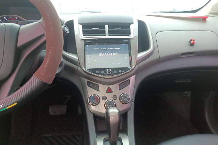Used Chevrolet Aveo Sonic 2014 Sedan 1.4SL AT Stylish Sunroof Edition Audio And AC Panel