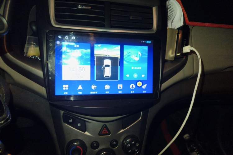 Used Chevrolet Aveo Sonic 2014 Sedan 1.4SL AT Stylish Sunroof Edition Audio And AC Panel