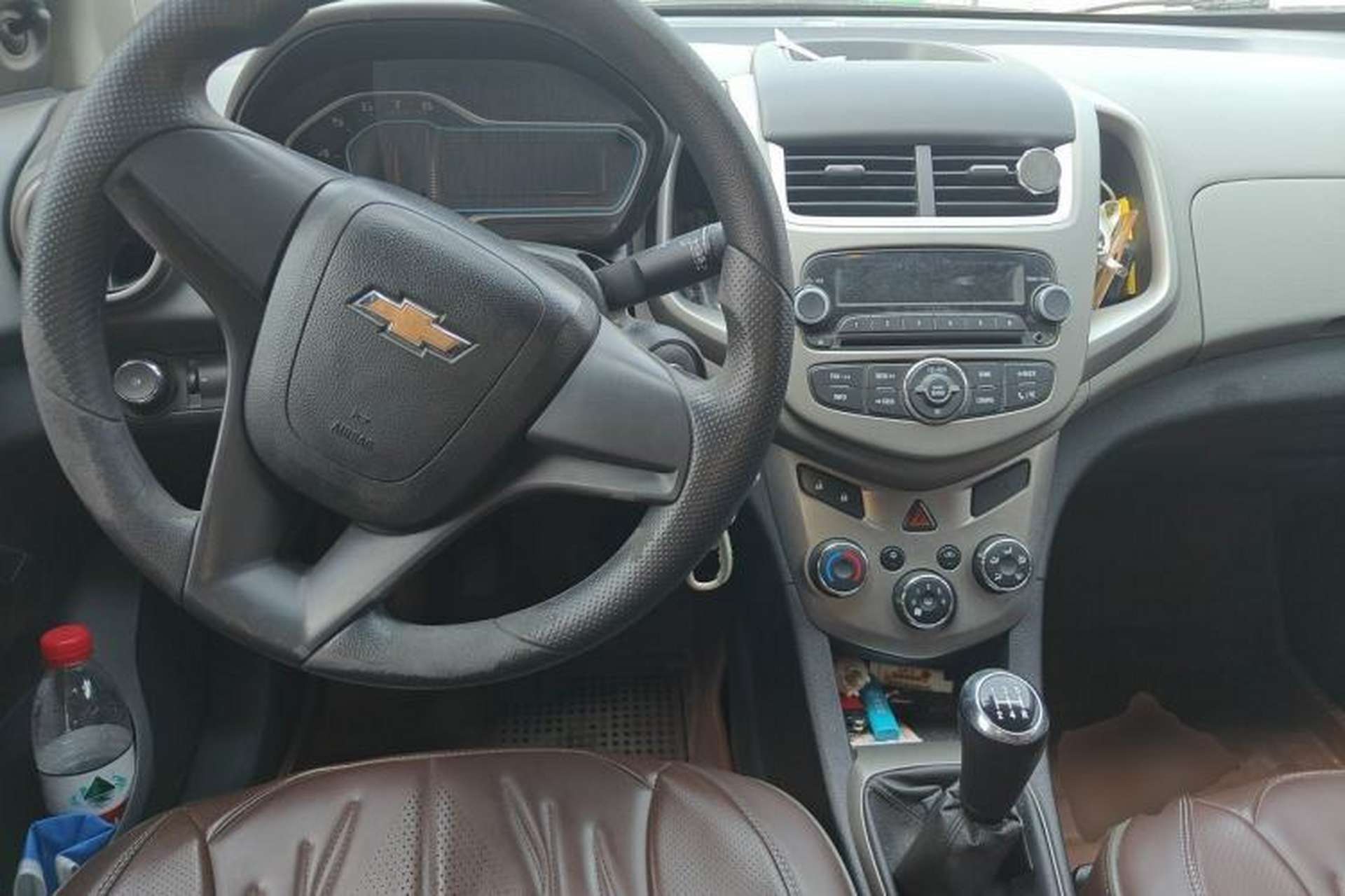 Used Chevrolet Aveo Sonic 2014 Sedan 1.4 SL MT Comfort Edition Center Console
