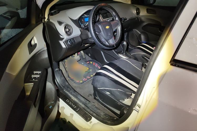 Used Chevrolet Aveo Sonic 2014 Hatchback 1.4SL AT Fashion Edition Driver Seat
