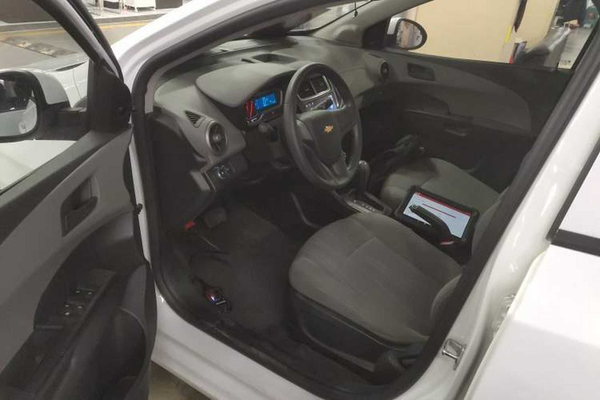 Used Chevrolet Aveo Sonic 2014 Sedan 1.4SL AT Stylish Sunroof Edition Driver Seat