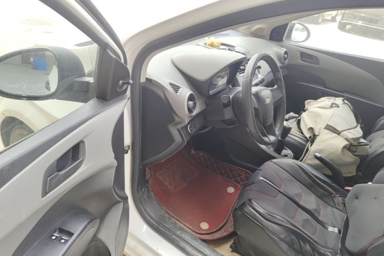 Used Chevrolet Aveo Sonic 2014 Sedan 1.4 SL MT Comfort Edition Driver Seat