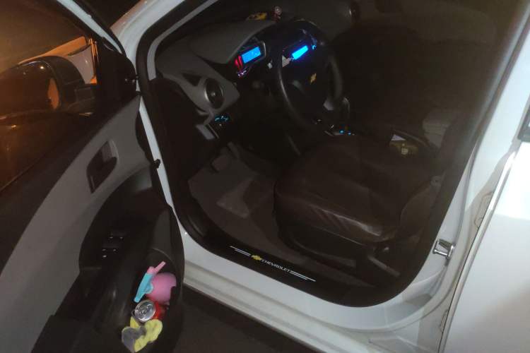 Used Chevrolet Aveo Sonic 2014 Sedan 1.4SL AT Fashion Edition Driver Seat