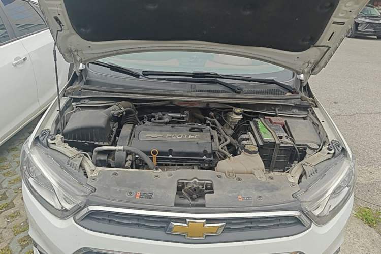 Used Chevrolet Aveo Sonic 2014 Hatchback 1.6 SX AT Fashion Edition Engine Bay