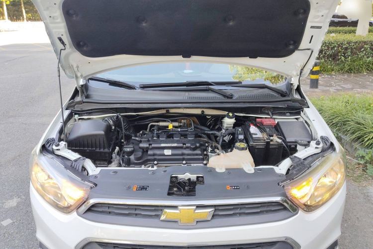 Used Chevrolet Aveo Sonic 2014 Sedan 1.4 SL MT Comfort Edition Engine Bay
