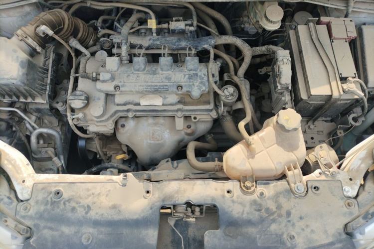 Used Chevrolet Aveo Sonic 2014 Sedan 1.4 SL MT Comfort Edition Engine Bay