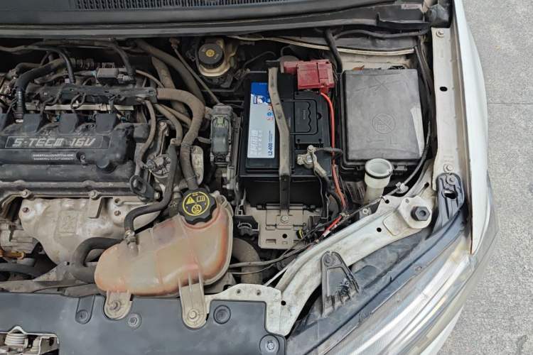 Used Chevrolet Aveo Sonic 2014 Sedan 1.4SL AT Fashion Edition Engine Bay Left