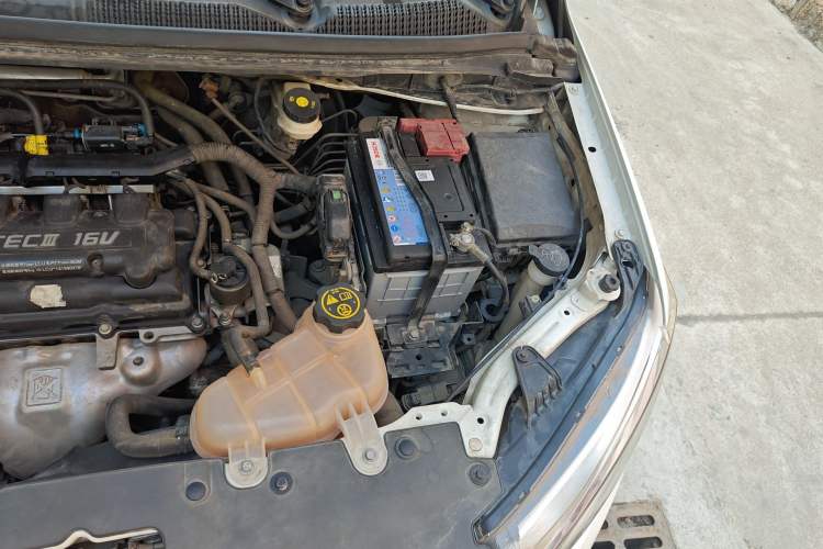 Used Chevrolet Aveo Sonic 2014 Sedan 1.4SL AT Fashion Edition Engine Bay Left