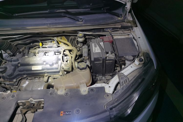 Used Chevrolet Aveo Sonic 2014 Hatchback 1.4SL MT Comfort Edition Engine Bay Left