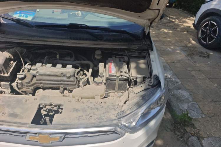 Used Chevrolet Aveo Sonic 2014 Sedan 1.4SL MT Comfort Edition Engine Bay Left
