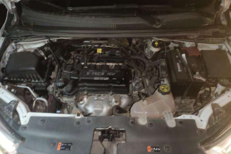 Used Chevrolet Aveo Sonic 2014 Sedan 1.4SL AT Fashion Edition Engine Bay