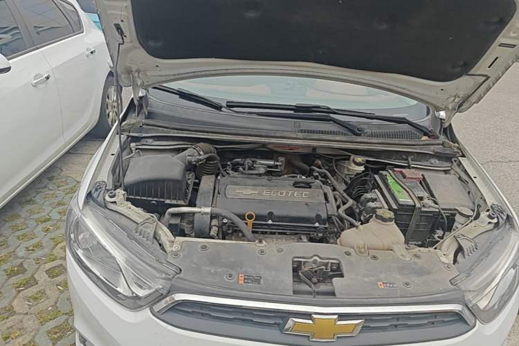 Used Chevrolet Aveo Sonic 2014 Hatchback 1.6 SX AT Fashion Edition Engine Bay Right