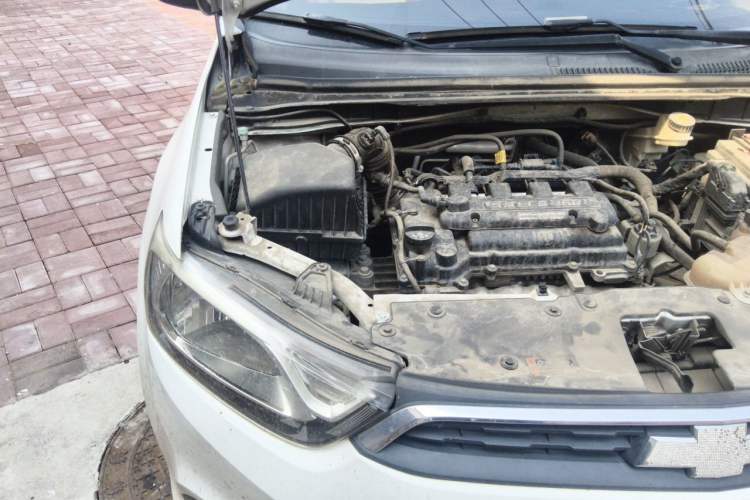 Used Chevrolet Aveo Sonic 2014 Sedan 1.4SL AT Stylish Sunroof Edition Engine Bay Right