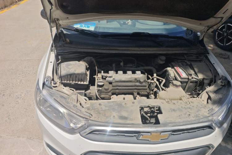 Used Chevrolet Aveo Sonic 2014 Sedan 1.4SL MT Comfort Edition Engine Bay Right