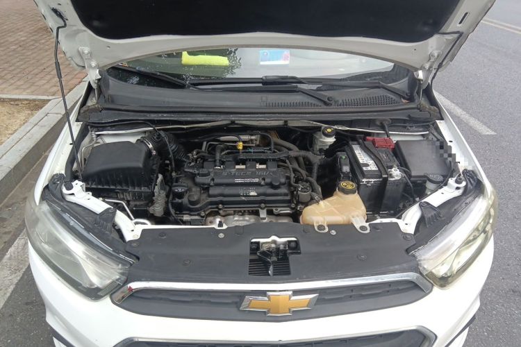 Used Chevrolet Aveo Sonic 2014 Sedan 1.4 SL MT Comfort Edition Engine Bay