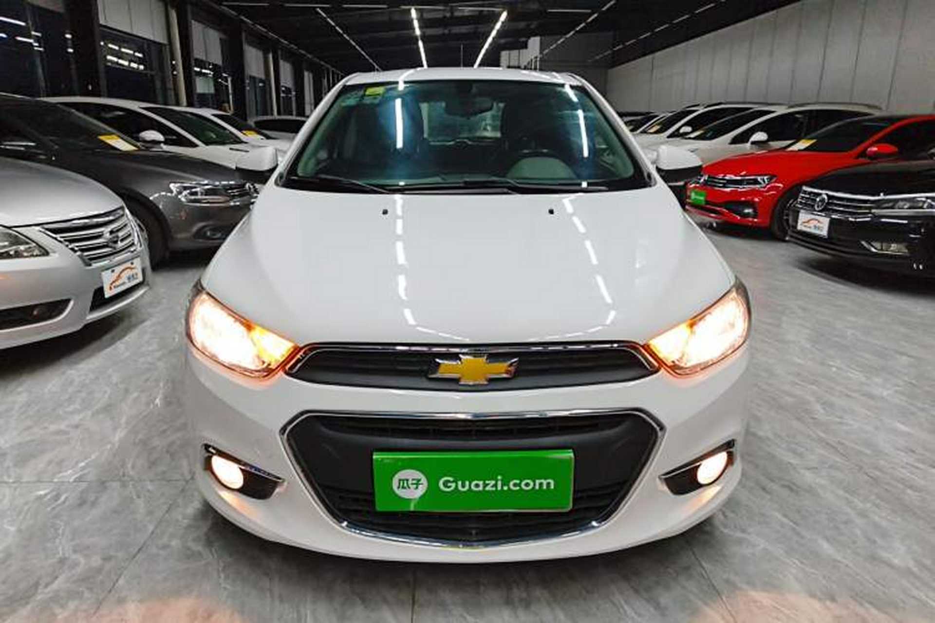 Used Chevrolet Aveo Sonic 2014 Hatchback 1.4SE AT Comfort Edition Exterior 1