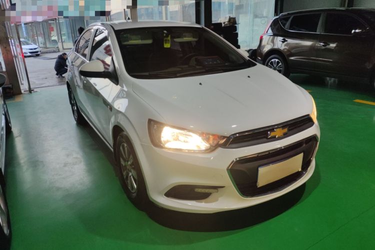 Used Chevrolet Aveo Sonic 2014 Sedan 1.4SL MT Comfort Edition Exterior 2