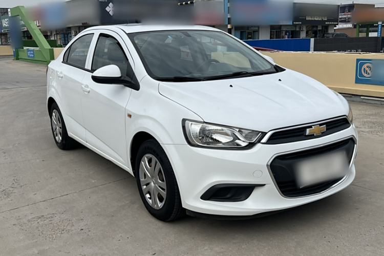 Used Chevrolet Aveo Sonic 2014 Sedan 1.4SL AT Stylish Sunroof Edition Exterior 2