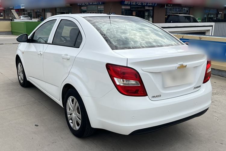 Used Chevrolet Aveo Sonic 2014 Sedan 1.4SL AT Stylish Sunroof Edition Exterior 3