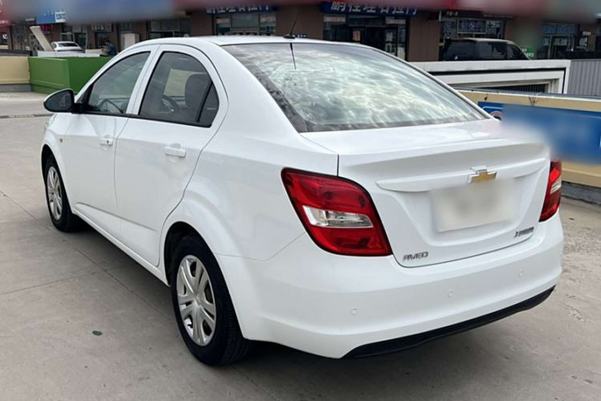 Used Chevrolet Aveo Sonic 2014 Sedan 1.4SL AT Stylish Sunroof Edition Exterior 3
