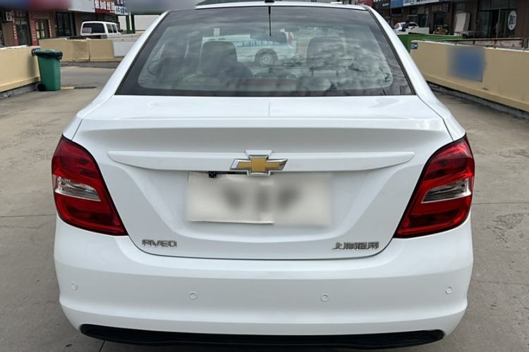 Used Chevrolet Aveo Sonic 2014 Sedan 1.4SL AT Stylish Sunroof Edition Exterior 4
