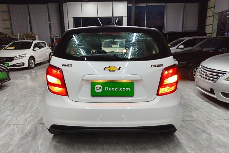 Used Chevrolet Aveo Sonic 2014 Hatchback 1.4SE AT Comfort Edition Exterior 4