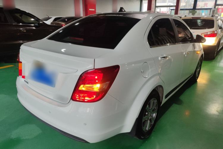 Used Chevrolet Aveo Sonic 2014 Sedan 1.4SL MT Comfort Edition Exterior 5