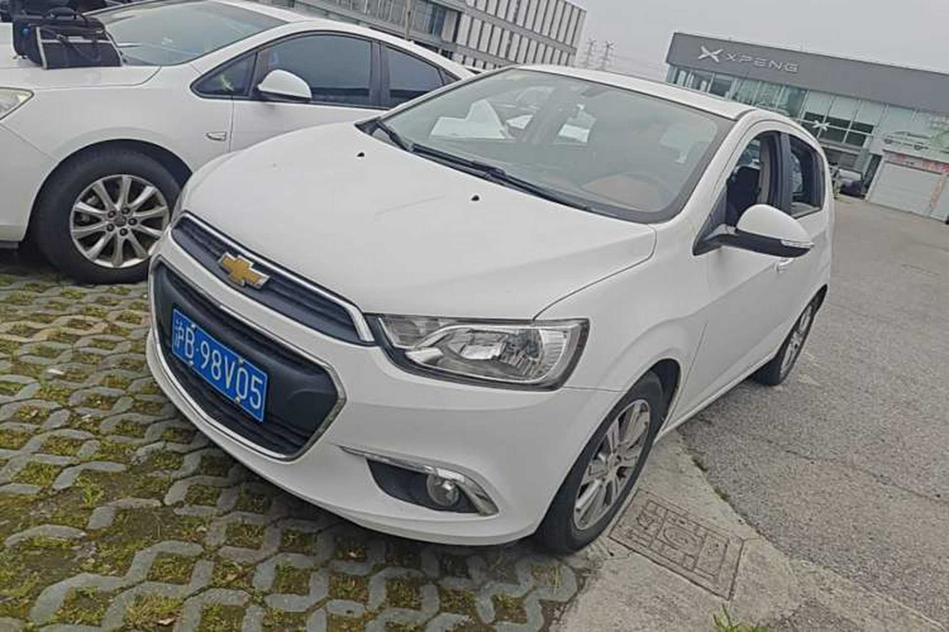 Used Chevrolet Aveo Sonic 2014 Hatchback 1.6 SX AT Fashion Edition Front Left 45 Deg