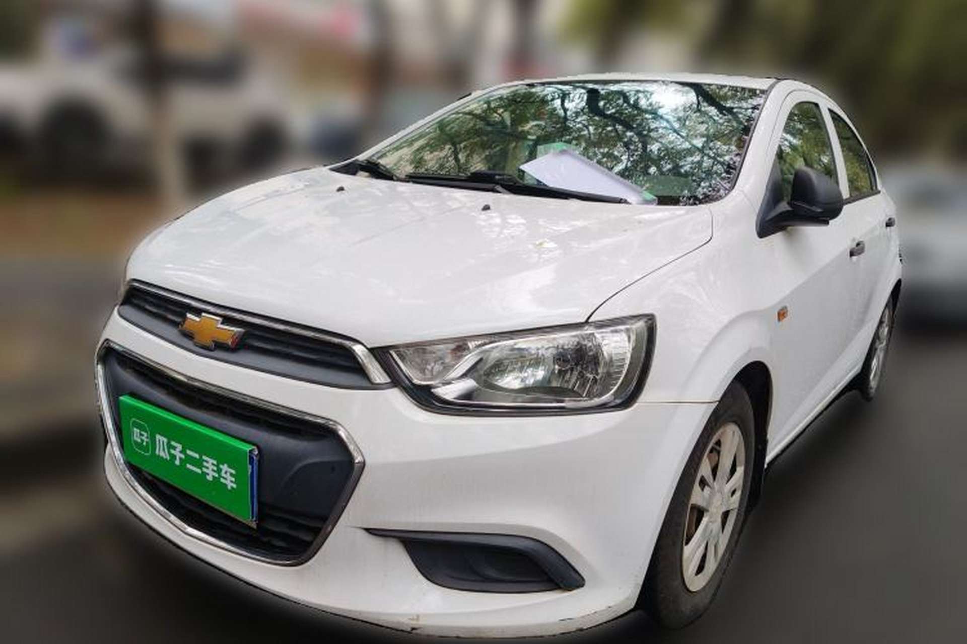 Used Chevrolet Aveo Sonic 2014 Sedan 1.4SL MT Comfort Edition Front Left 45 Deg