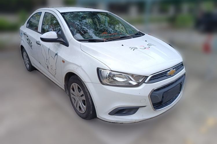 Used Chevrolet Aveo Sonic 2014 Sedan 1.4SL AT Fashion Edition Front Right 45 Deg