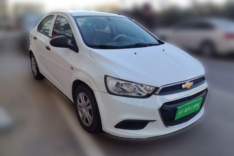 Used Chevrolet Aveo Sonic 2014 Sedan 1.4SL MT Comfort Edition Front Right 45 Deg