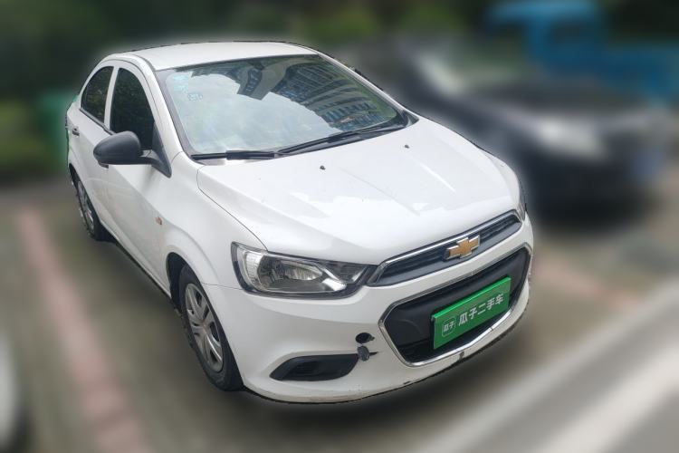Used Chevrolet Aveo Sonic 2014 Sedan 1.4SL MT Comfort Edition Front Right 45 Deg