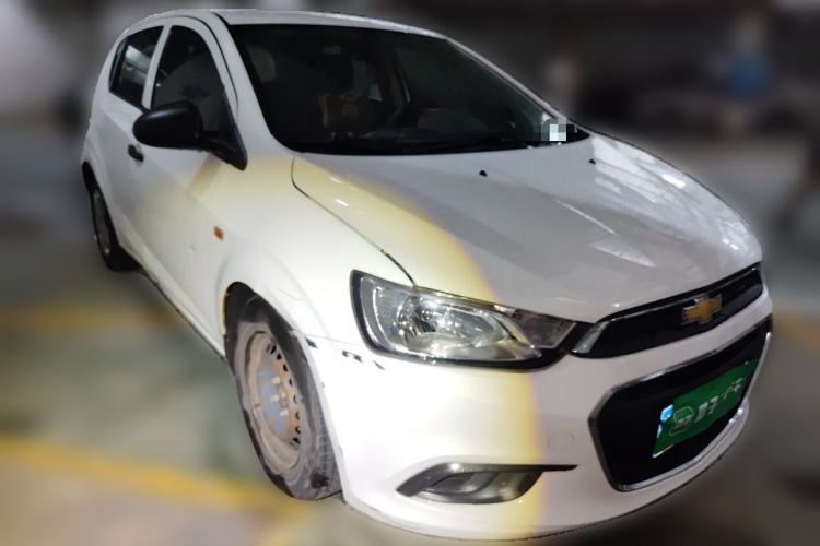 Used Chevrolet Aveo Sonic 2014 Hatchback 1.4SL AT Fashion Edition Front Right 45 Deg