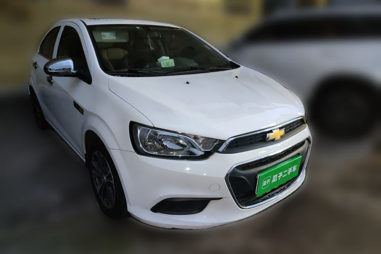 Used Chevrolet Aveo Sonic 2014 Sedan 1.4SL AT Stylish Sunroof Edition Front Right 45 Deg