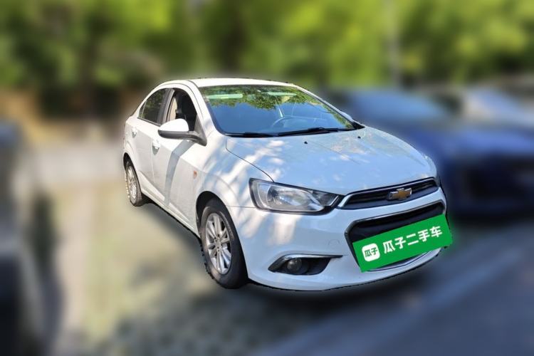 Used Chevrolet Aveo Sonic 2014 Sedan 1.4SE AT Comfort Edition Front Right 45 Deg