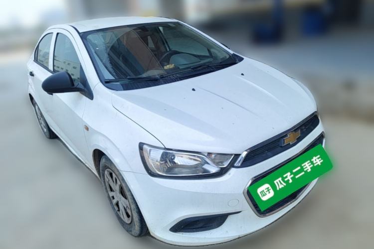 Used Chevrolet Aveo Sonic 2014 Sedan 1.4 SL MT Comfort Edition Front Right 45 Deg