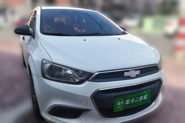 Used Chevrolet Aveo Sonic 2014 Sedan 1.4SL AT Stylish Sunroof Edition Front Right 45 Deg