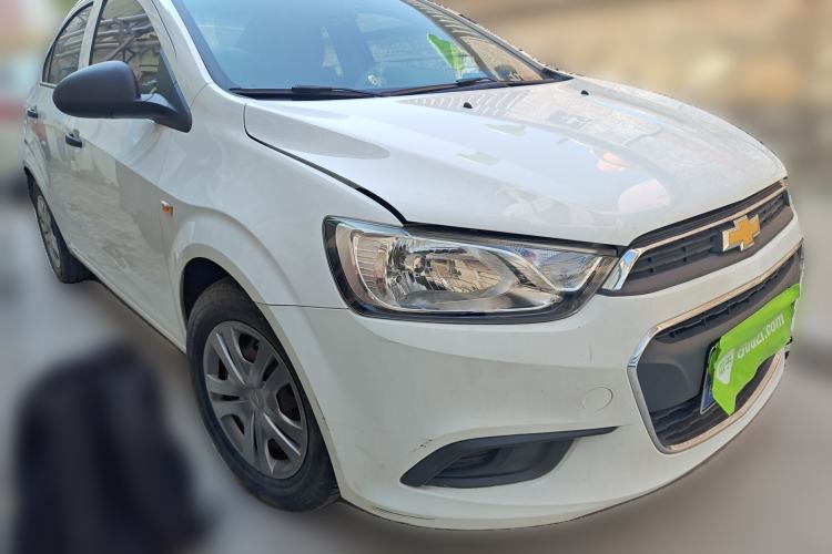 Used Chevrolet Aveo Sonic 2014 Sedan 1.4SL AT Fashion Edition Front Right 45 Deg